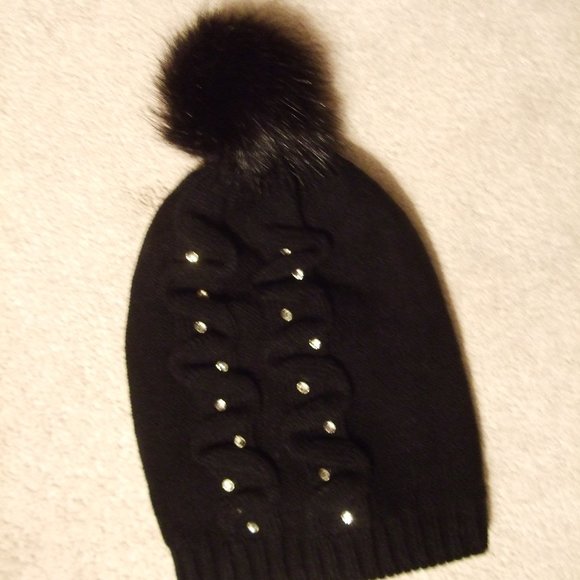 BLACK KNIT TOQUE WITH BLACK FUR POMPOM AND RHINESTONES - Picture 1 of 5